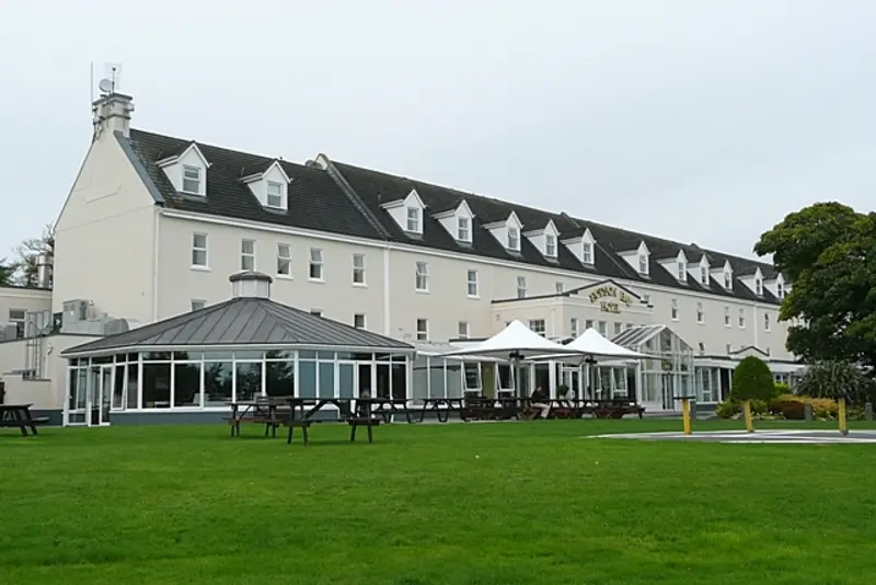 Hodson Bay Hotel