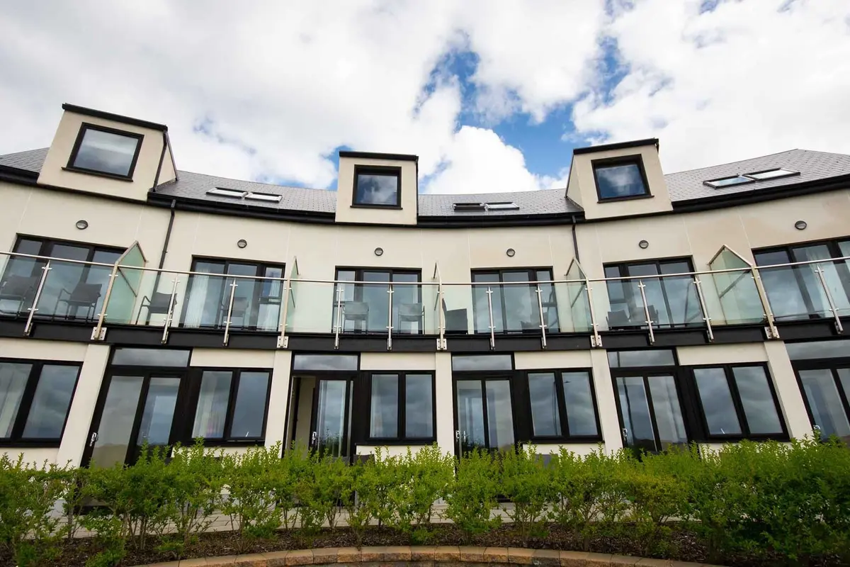 Strandhill Lodge & Suites