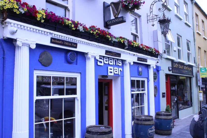 Sean's Bar & Athlone Castle