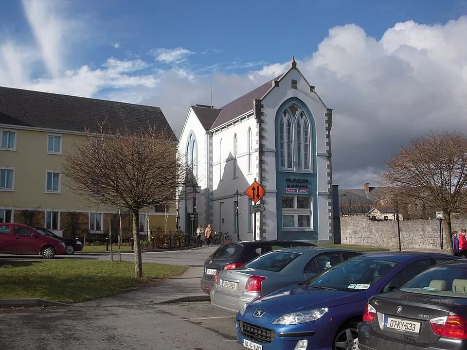 Clare Museum & O'Connell Square