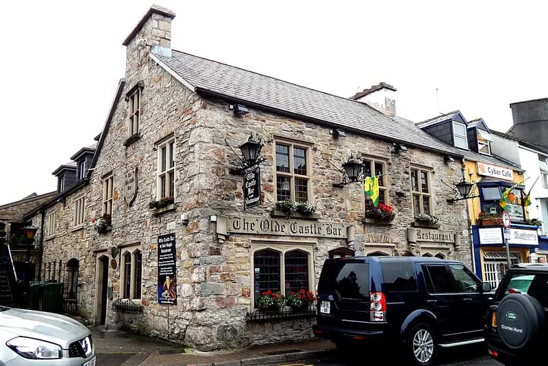 Olde Castle Bar & Red Hugh's Restaurant